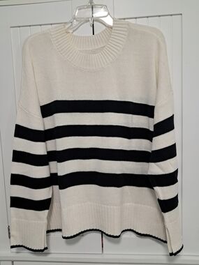 Beachy Striped Ivory and Black Crewneck Sweater - Sonoma Sz XL NAUTICAL